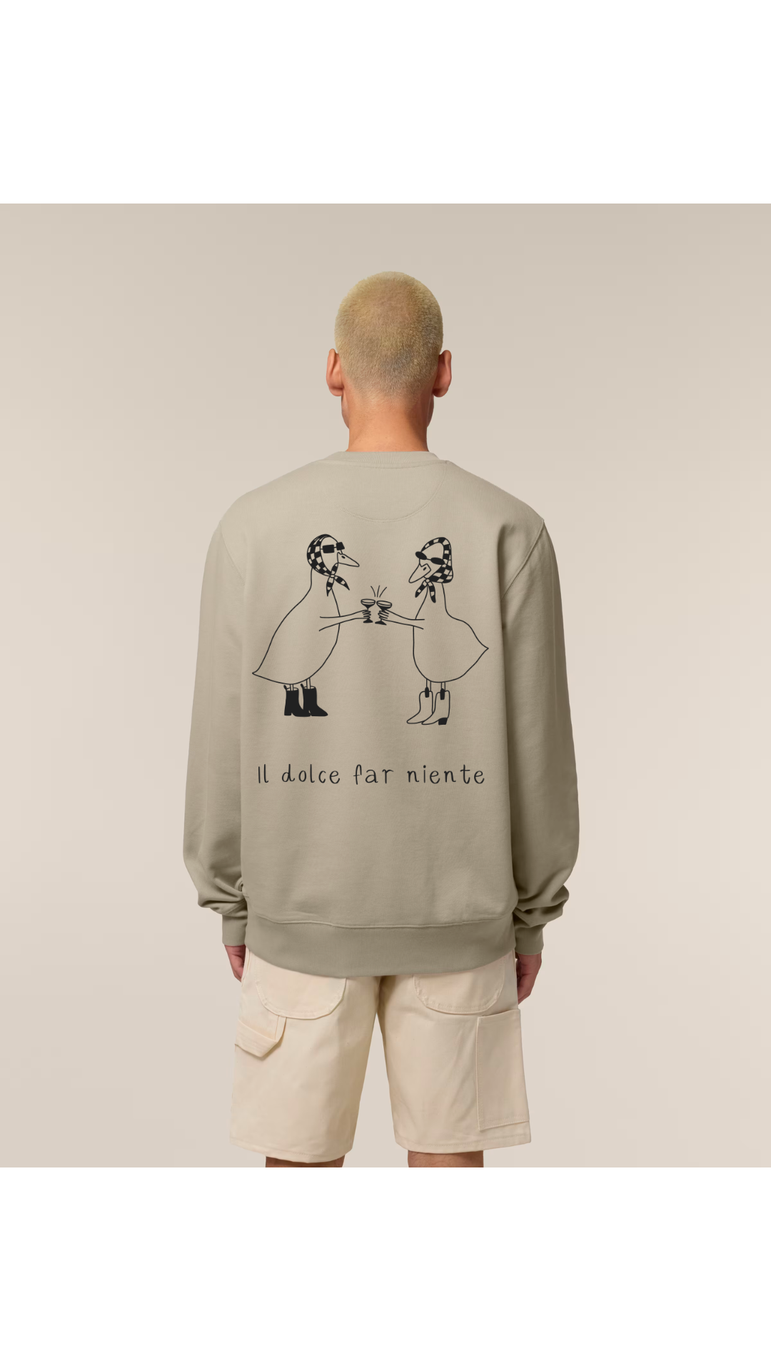 Graugrüner Pullover «Il dolce far niente» mit schwarzem Gänsemotiv auf dem Rücken – digitale Vorschau