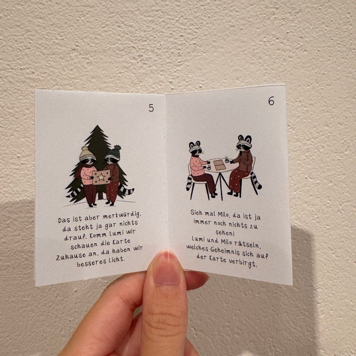 Rubbel-Adventskalender Kinder 2026 – Waschbären auf Sternenreise